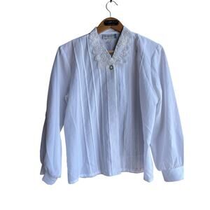 Diversity Women's Vintage Pleated Lace Detail Button White Size 10P